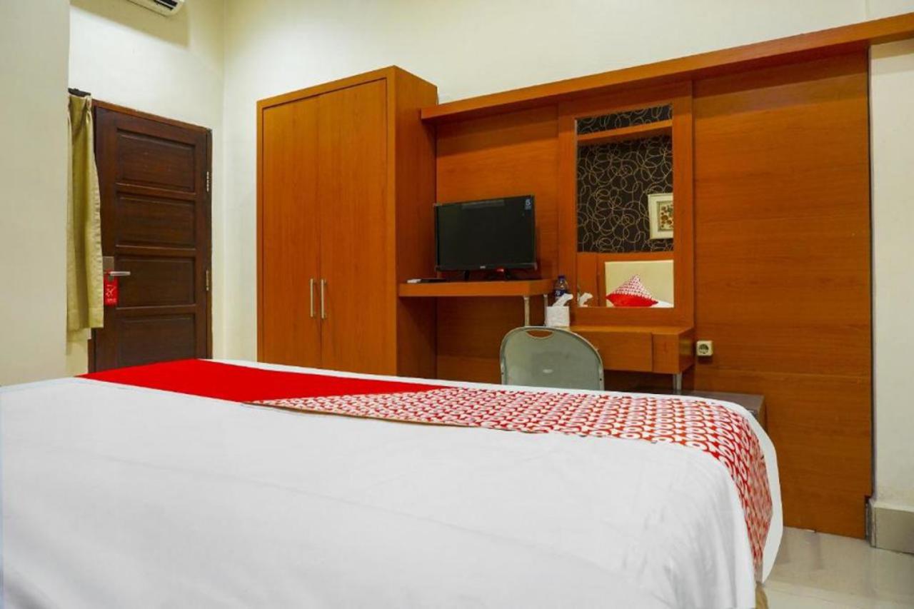 Hotel O near Mall Panakukang formerly Rika Hotel Makassar 19/30