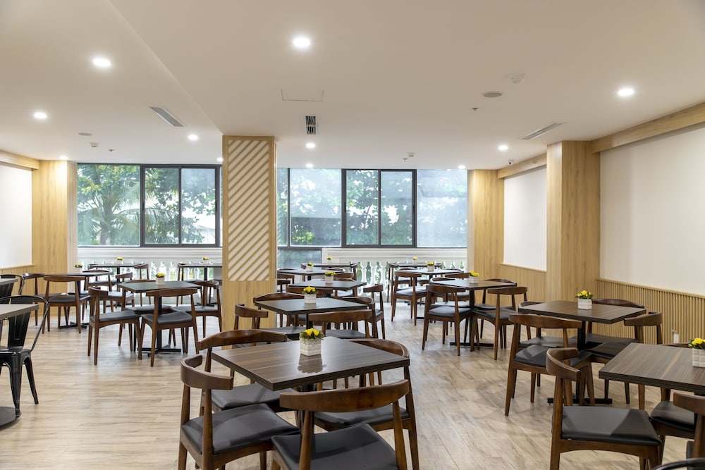 Seven Seas Hotel And Apartment 53/61