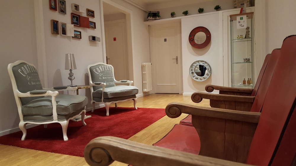 Petit Hotel 43/48