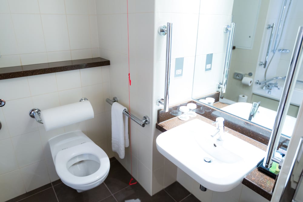 Crowne Plaza Ealing 32/76