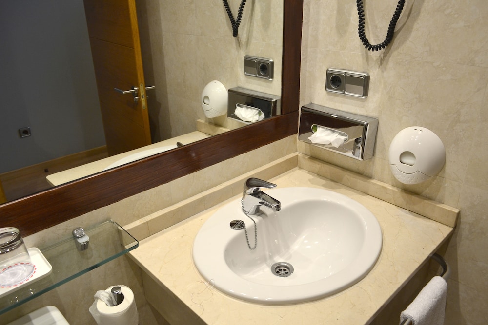 Hotel Alda Palacio Valdes 23/24
