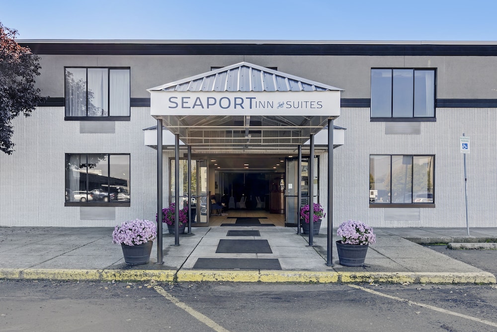 Seaport Inn and Suites 33/38