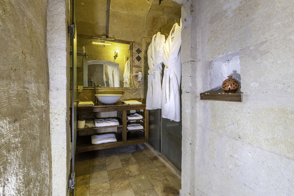 Mystic Cave House Hotel 19/50