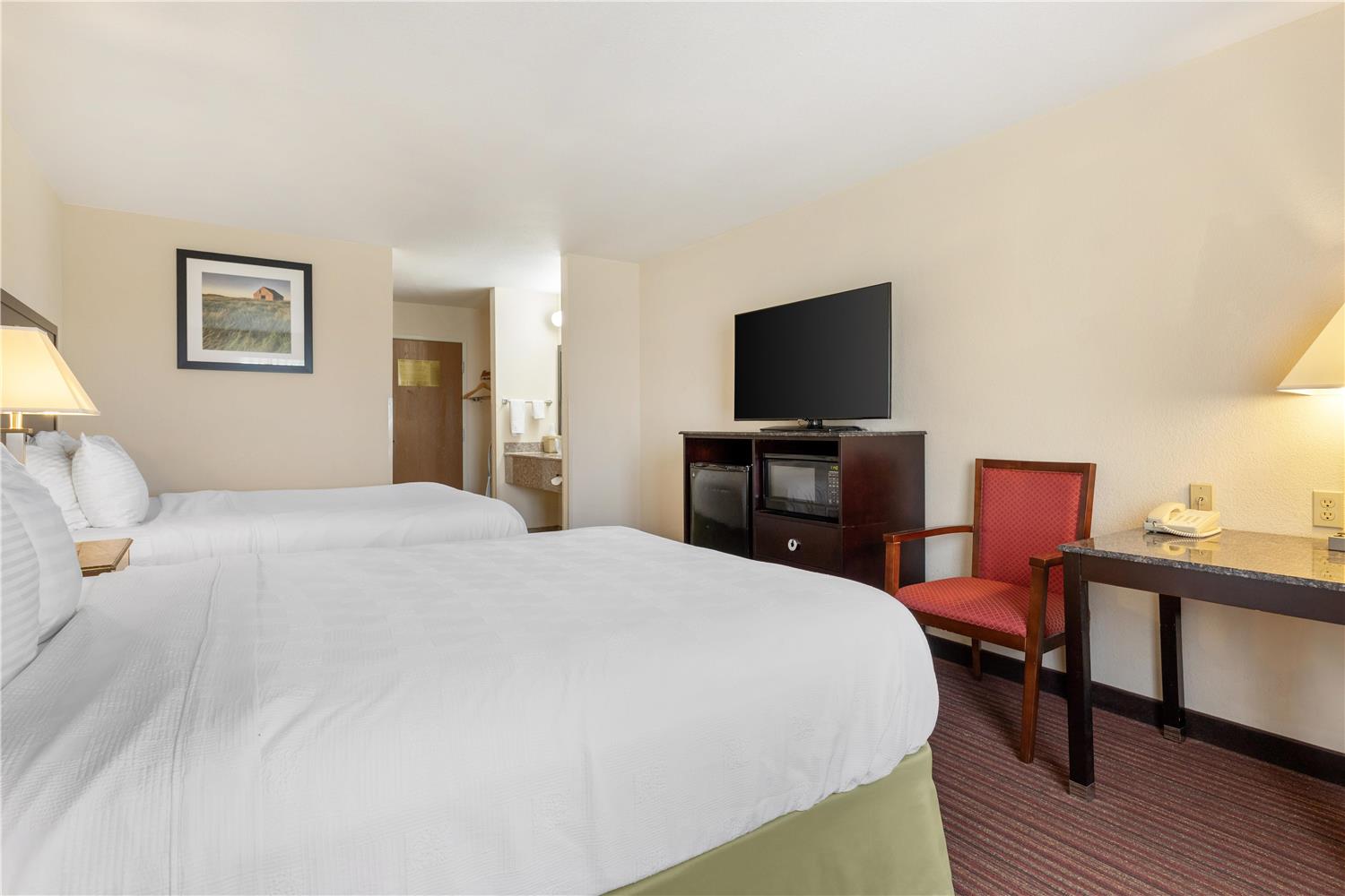 غرفة بسريرين كوين، Best Western Parsons Inn 3/4