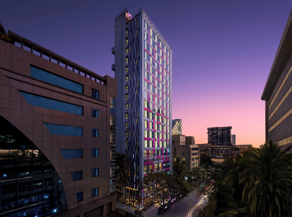 Moxy Mumbai Andheri West 3/40