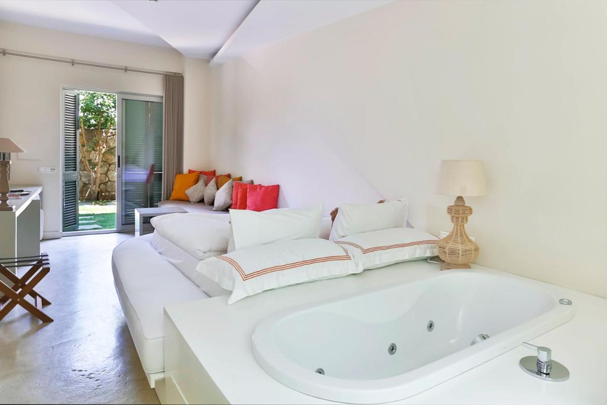 Deluxe, Suite, Hot Tub, Bella Sombra Hotel 3/5