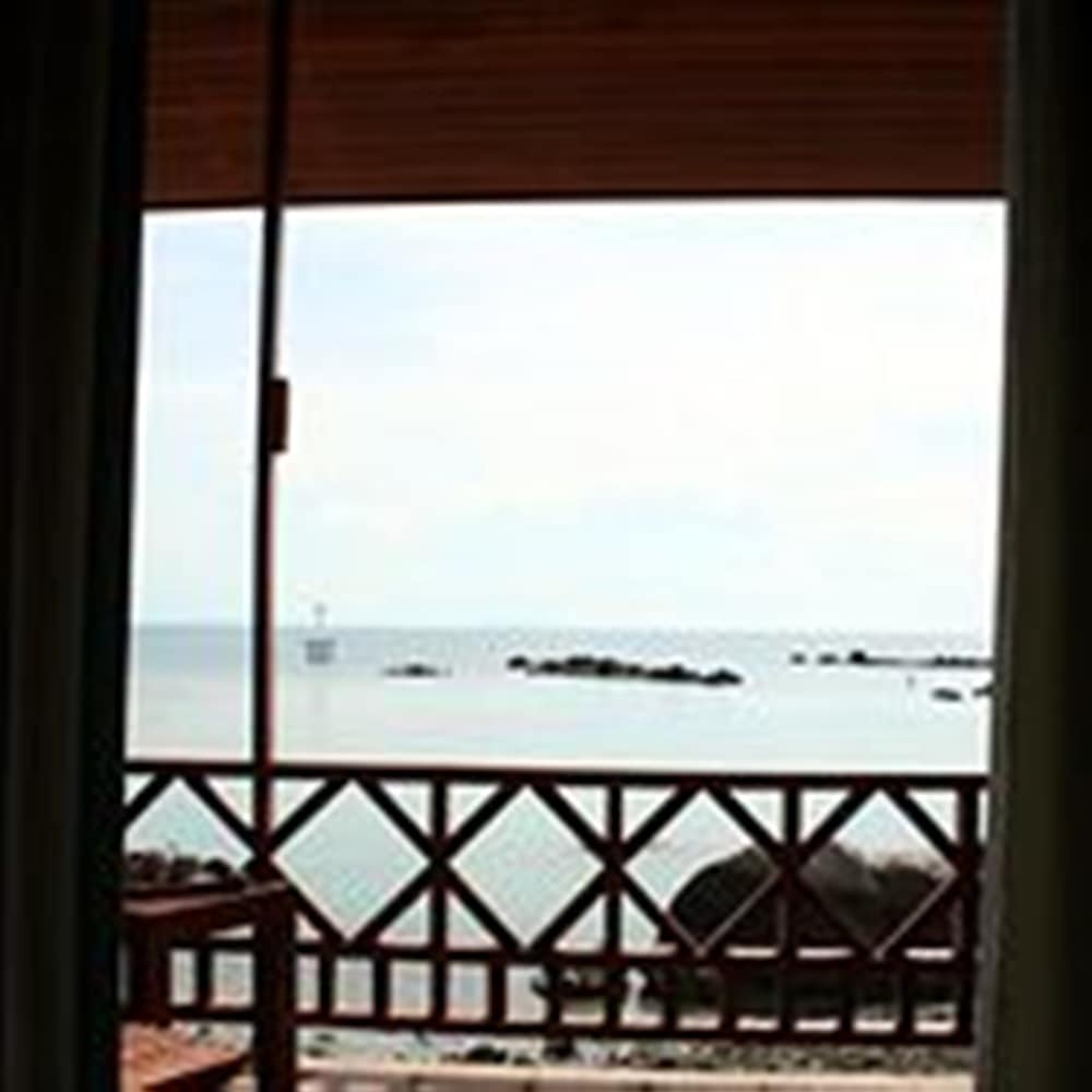 Rin Beach Resort 64/70