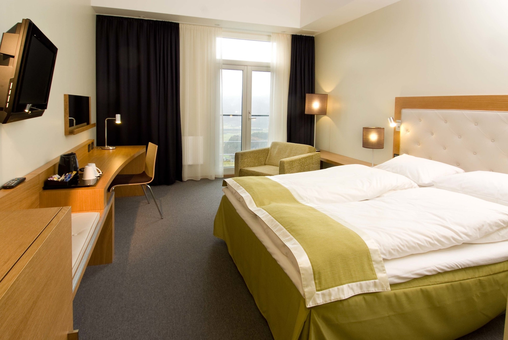 Superior, Double Bed, Valley View