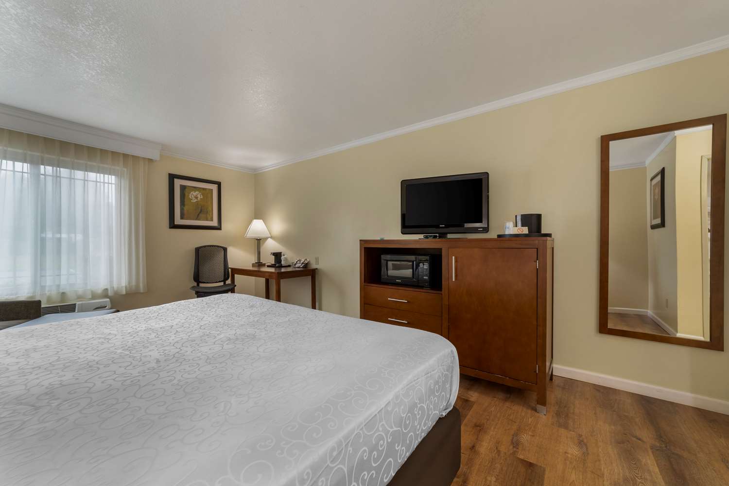 Best Western Plus Northwoods Inn 15/80