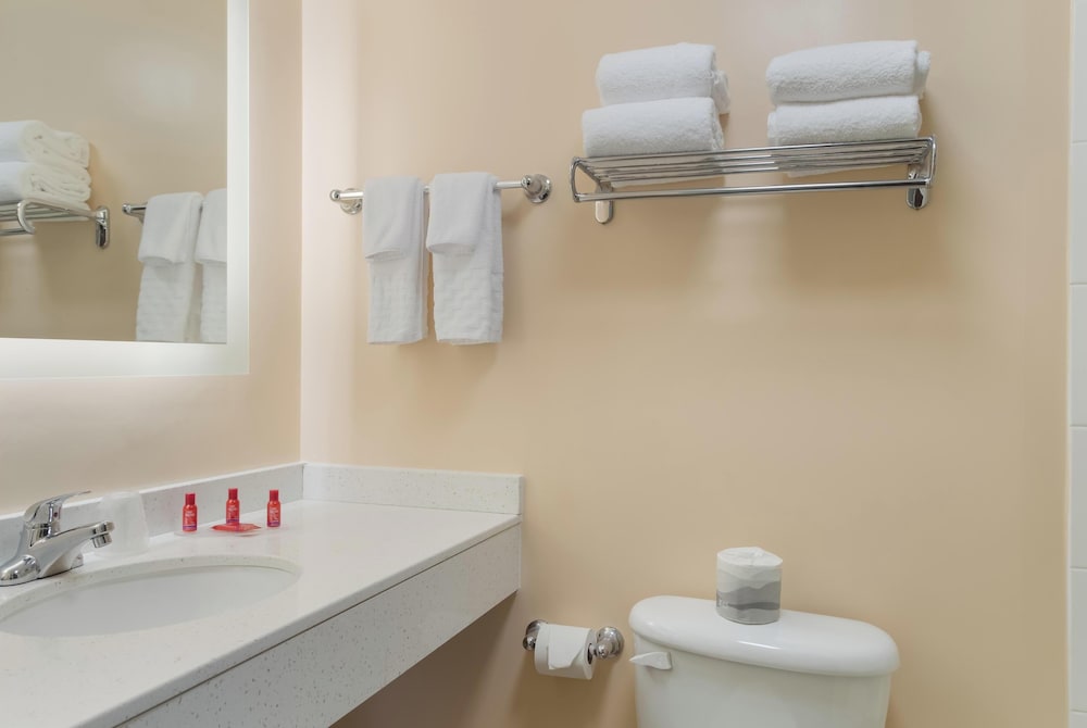 غرفة بسريرين كوين، All Seasons Inn & Suites Smithfield Providence 3/4