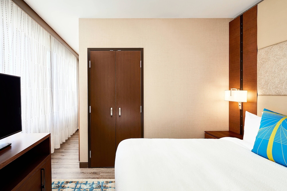 1 Bedroom, Suite, 2 Queen Beds, Sofa, Accessible