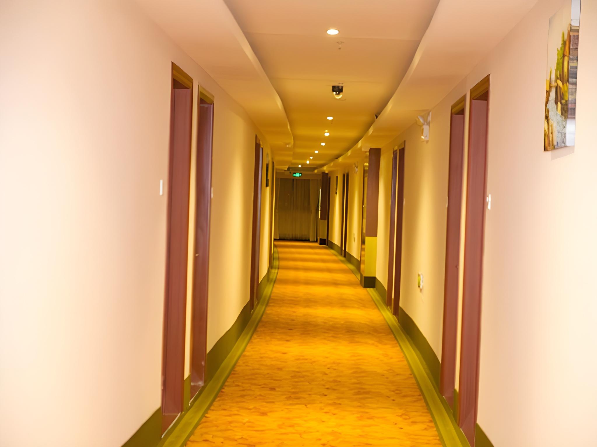 Greentree Inn Zhongshan Nanlang Town Light Rail Station Hotel 32/44