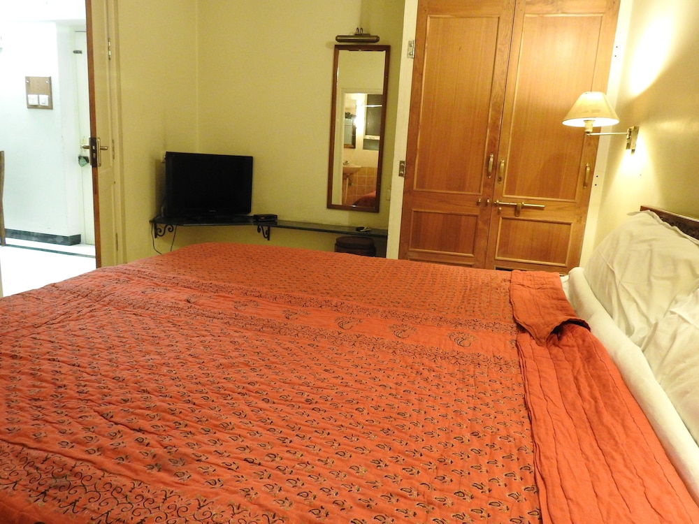Om Niwas Suite Hotel 32/67