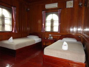 Basic, Double or Twin Bed
