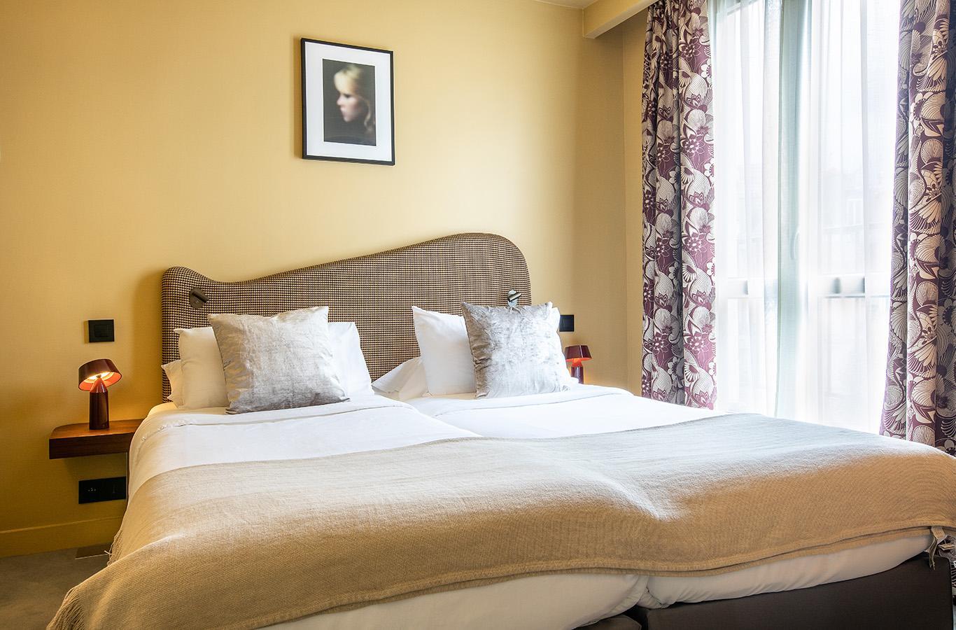 SUPERIOR, DOUBLE OR TWIN BED