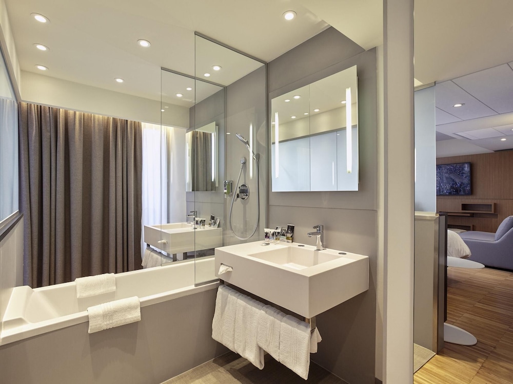 Mercure Paris Arc de Triomphe Etoile 72/72