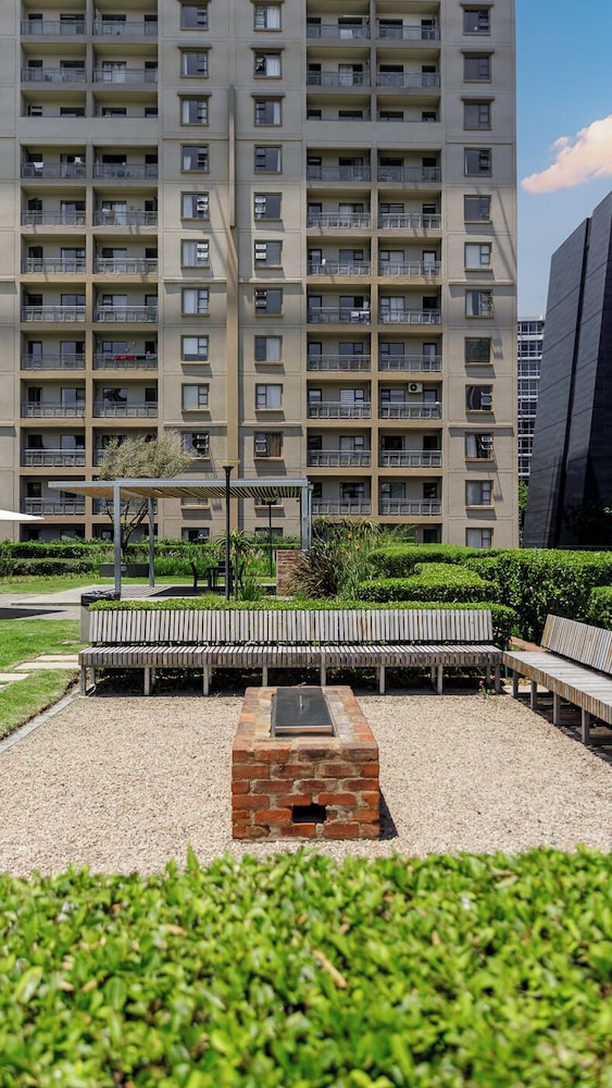 Westpoint Executive Suites - Apartments 66/70
