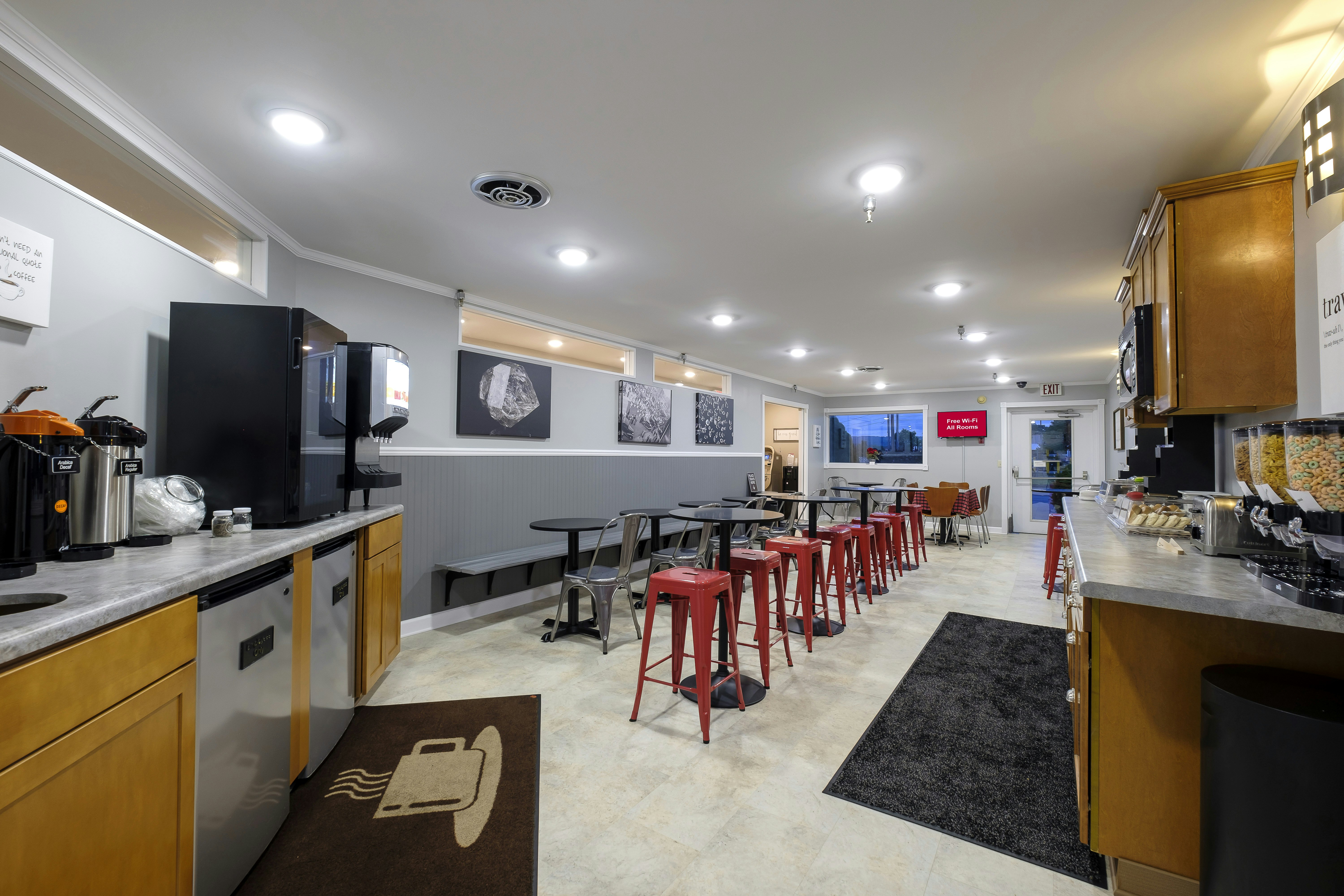 Red Roof Inn and Suites Herkimer 37/46