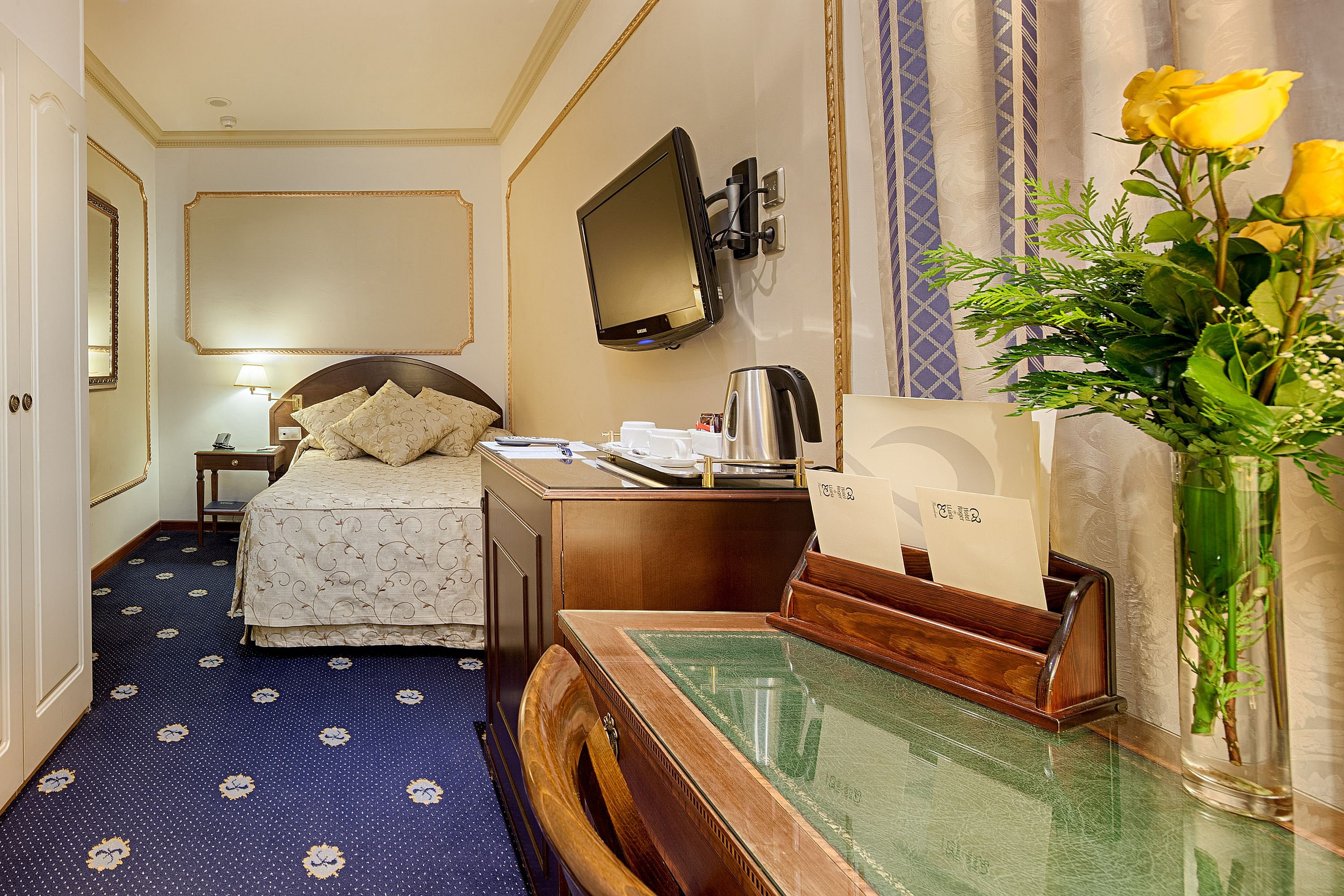 Roger De Lluria Hotel 44/57