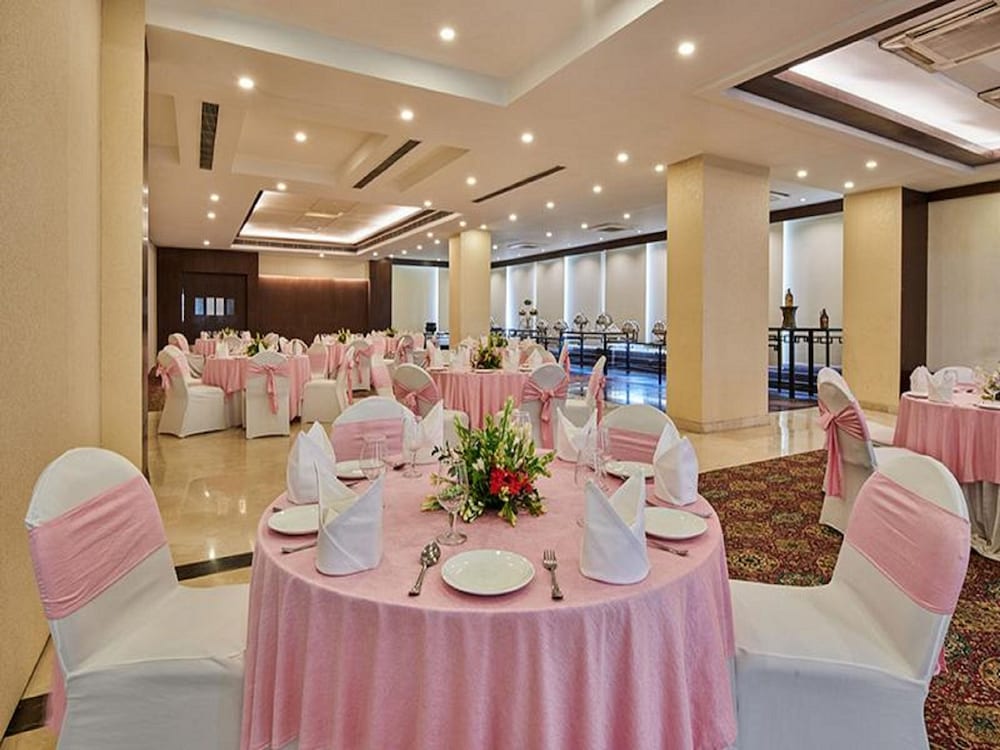 Goldfinch Hotel Delhi NCR 45/63