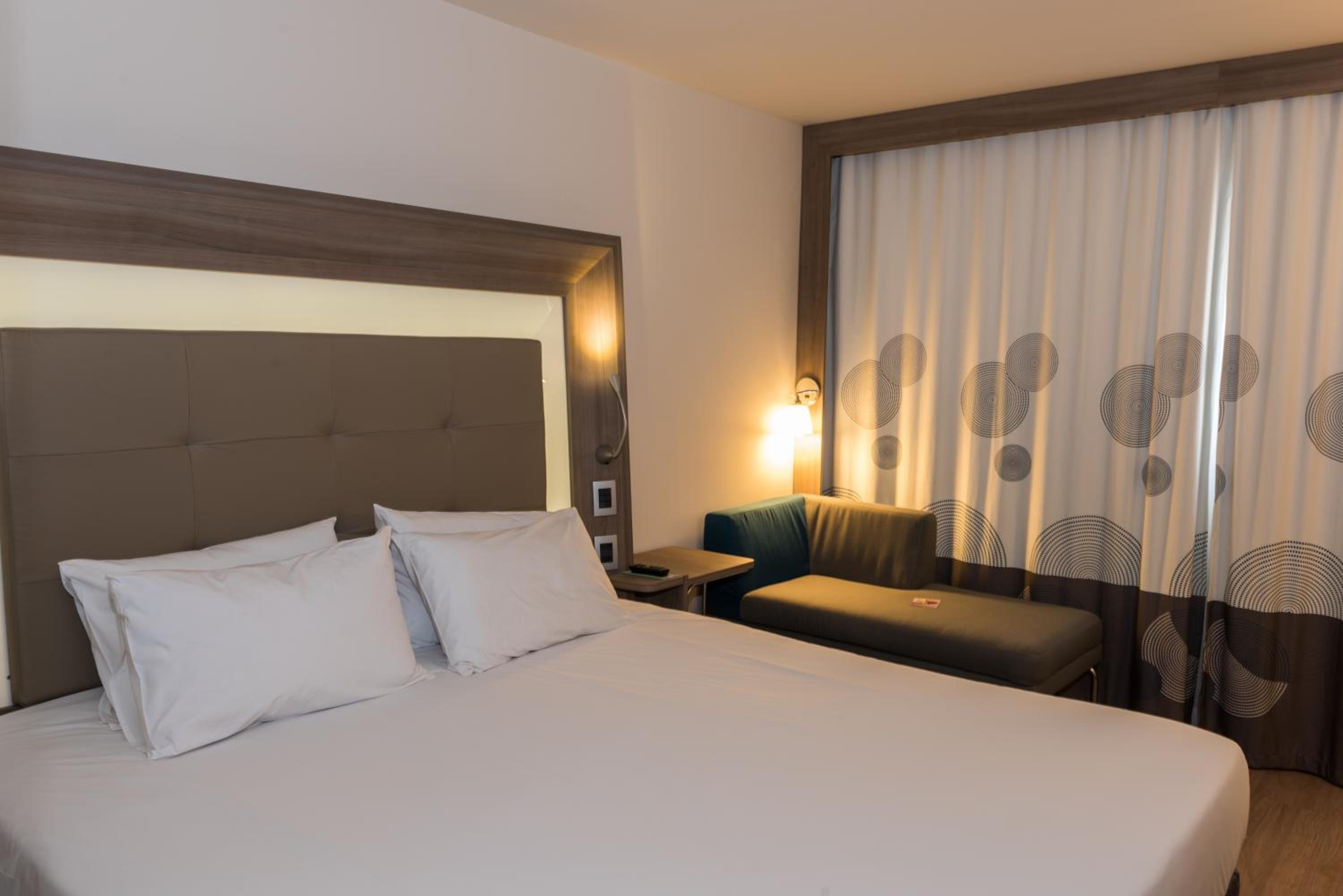 EXECUTIVE, APARTMENT, DOUBLE BED