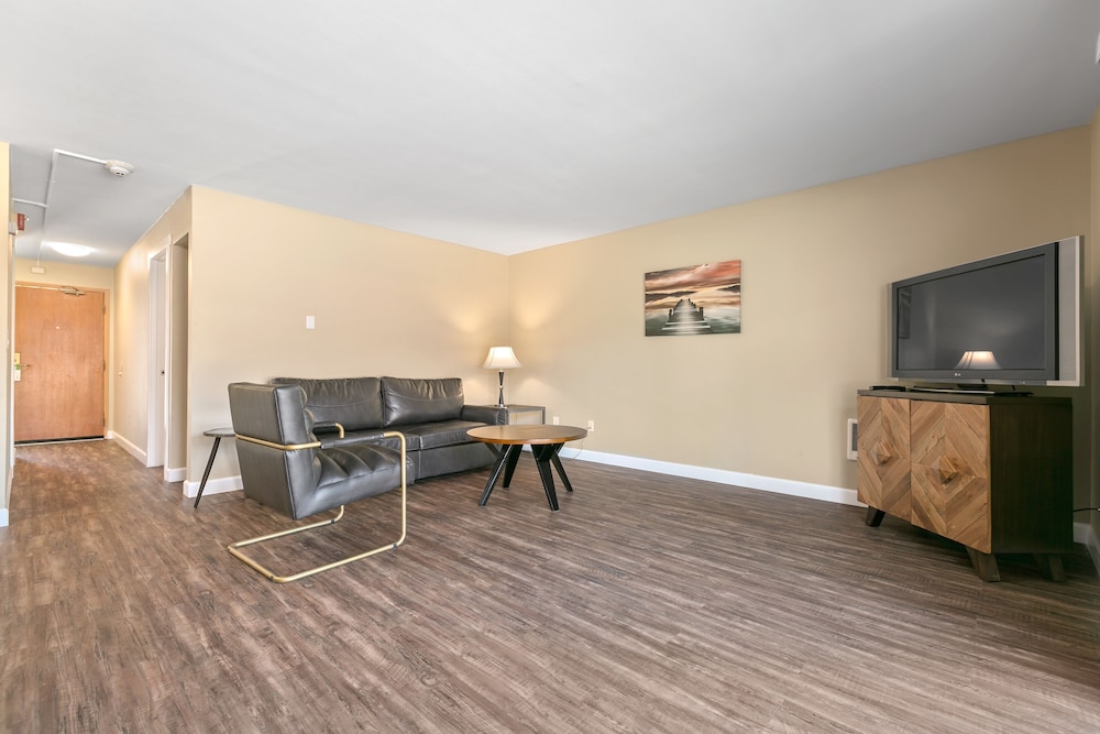 Interurban Suites Hotel, a Dazzler Select by Wyndham 44/69
