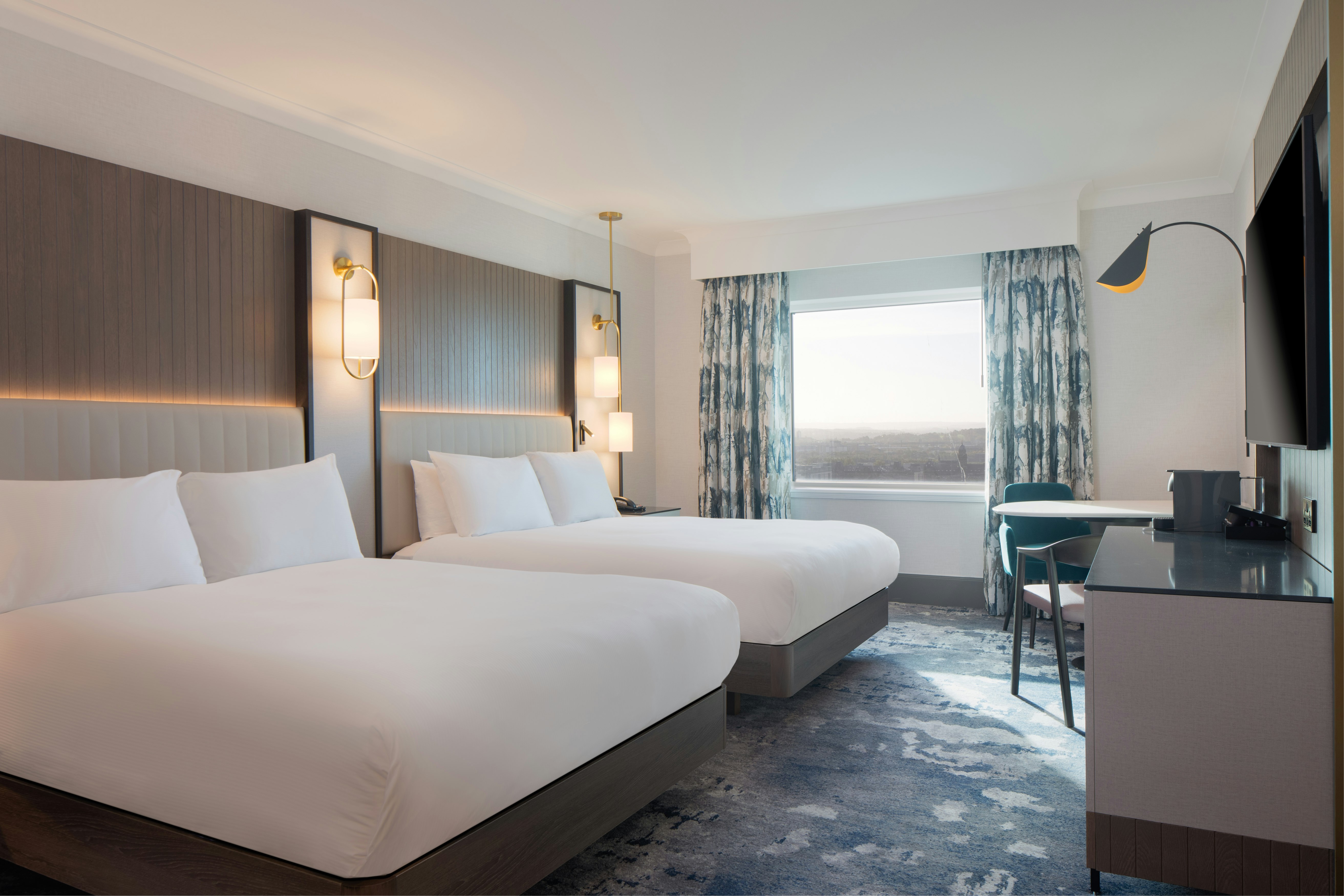 DELUXE, 2 QUEEN BEDS