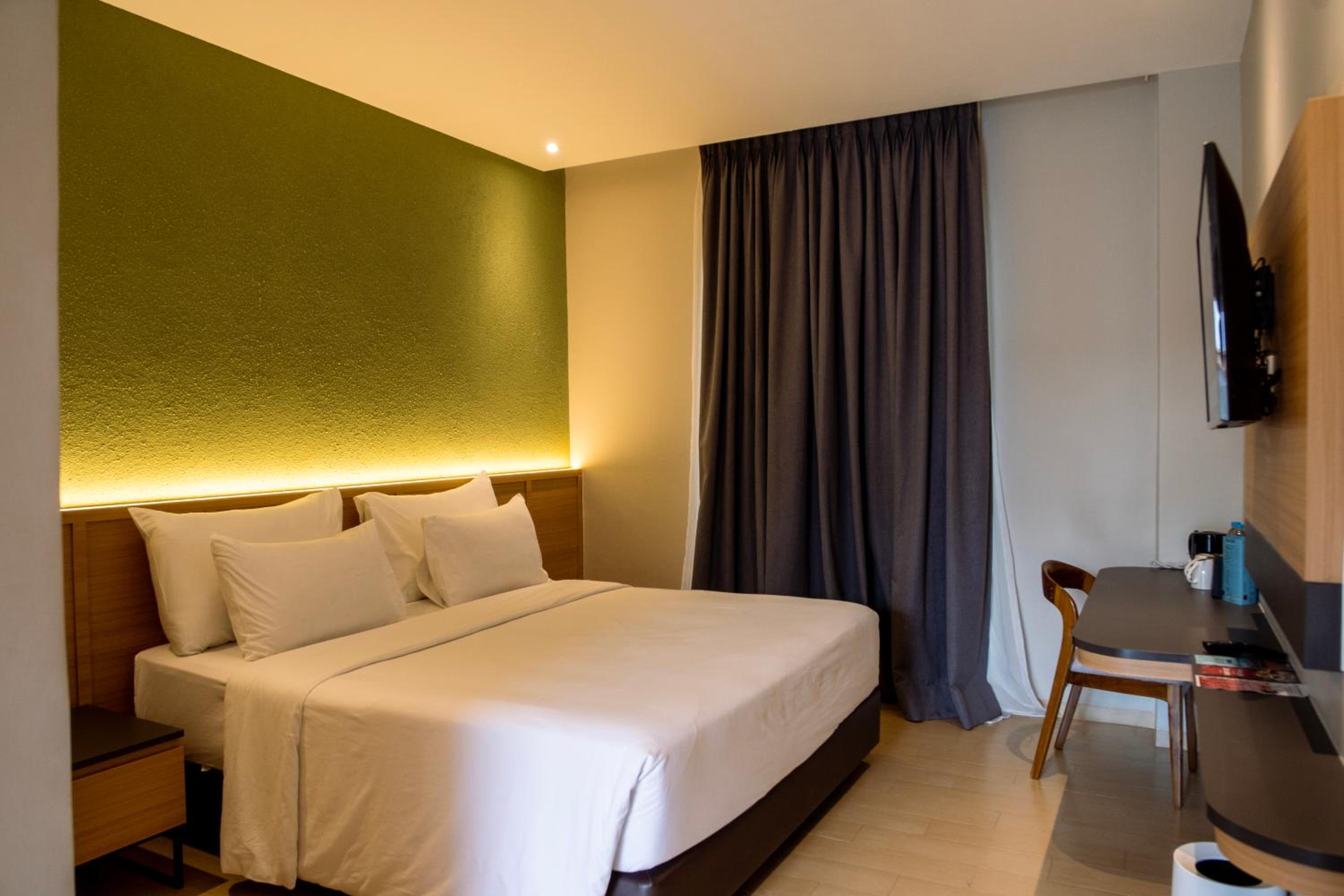Deluxe, King Bed, Queen Bed