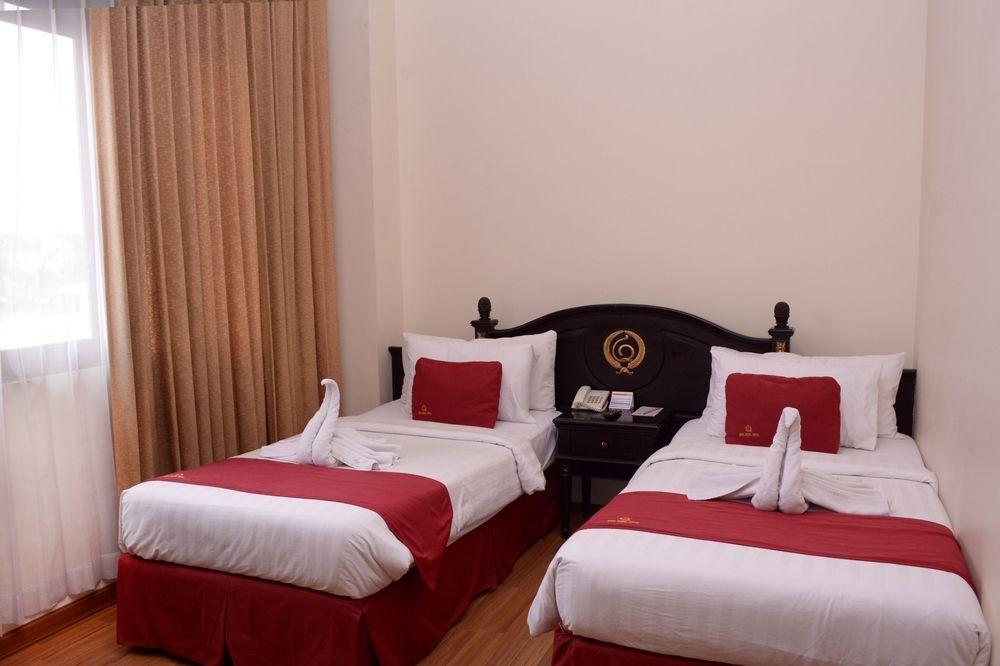 Quds Royal Hotel Surabaya 10/19