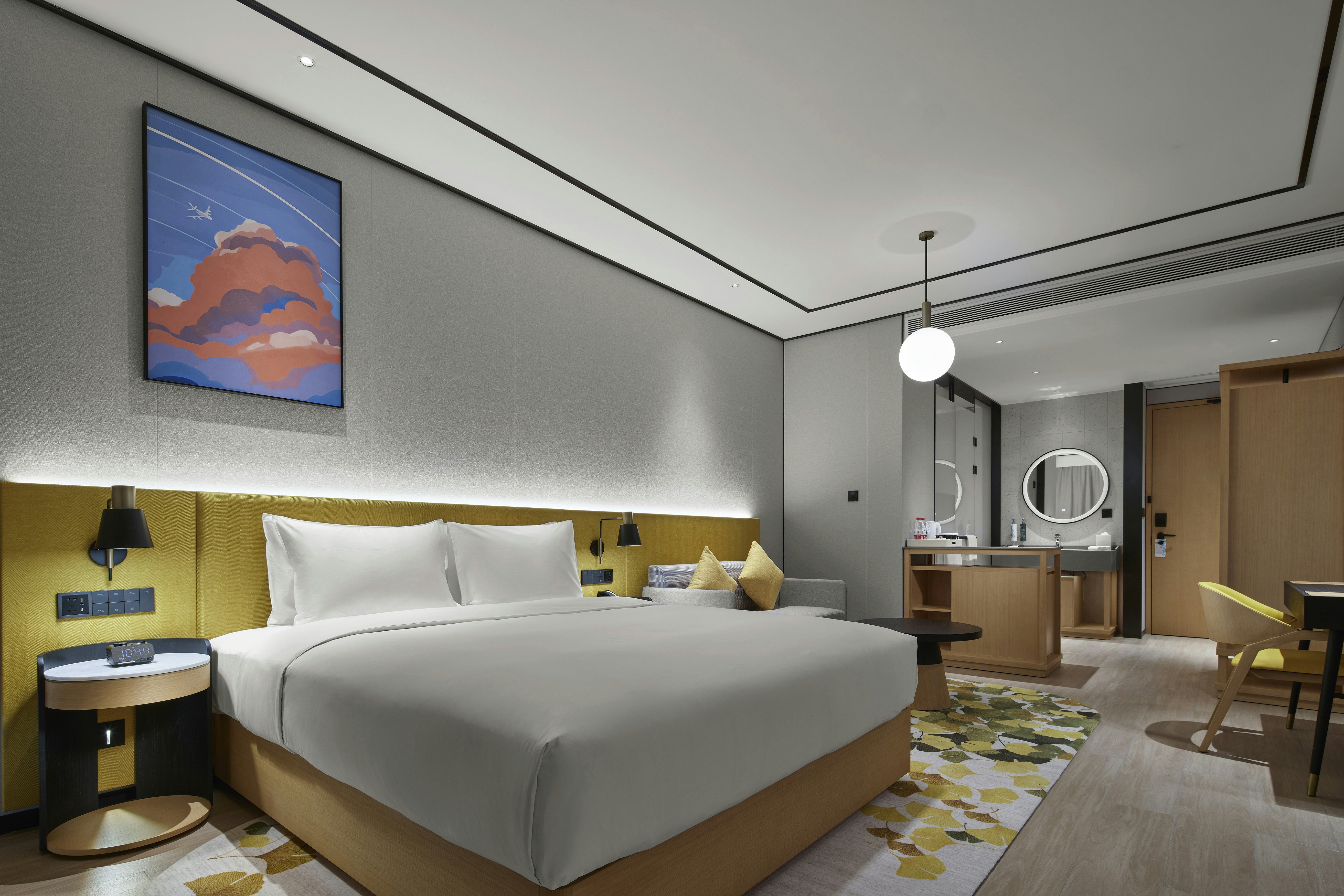 GUEST ROOM, KING BED