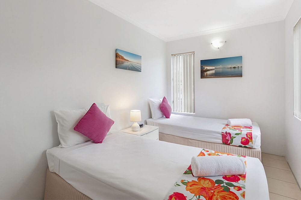 Outrigger Apartments Port Douglas 10/50
