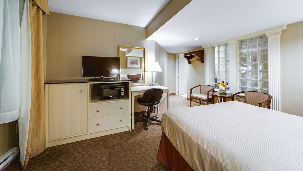 Monte Carlo Inn Toronto West Suites 21/65