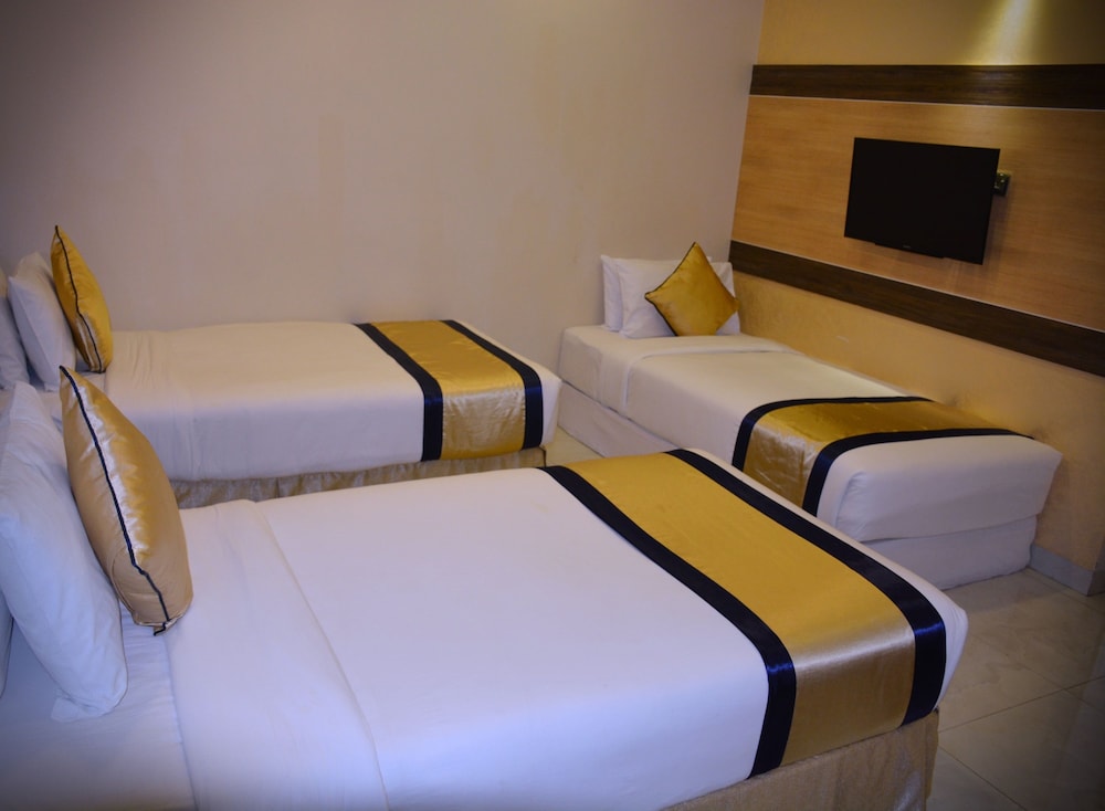 ASIA HOTEL AND RESORTS 8/60