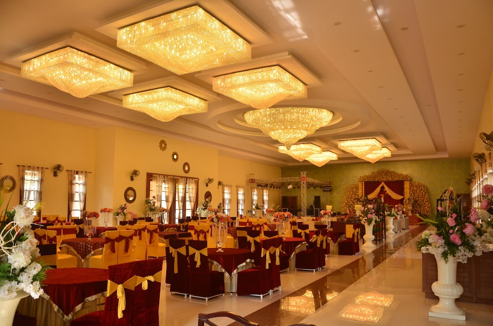 Sterling Banquet and Hotel 27/50