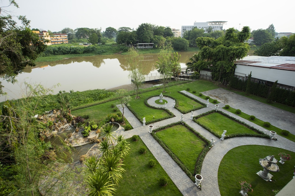 Nantra Chiangmai Riverfront Hotel 45/50