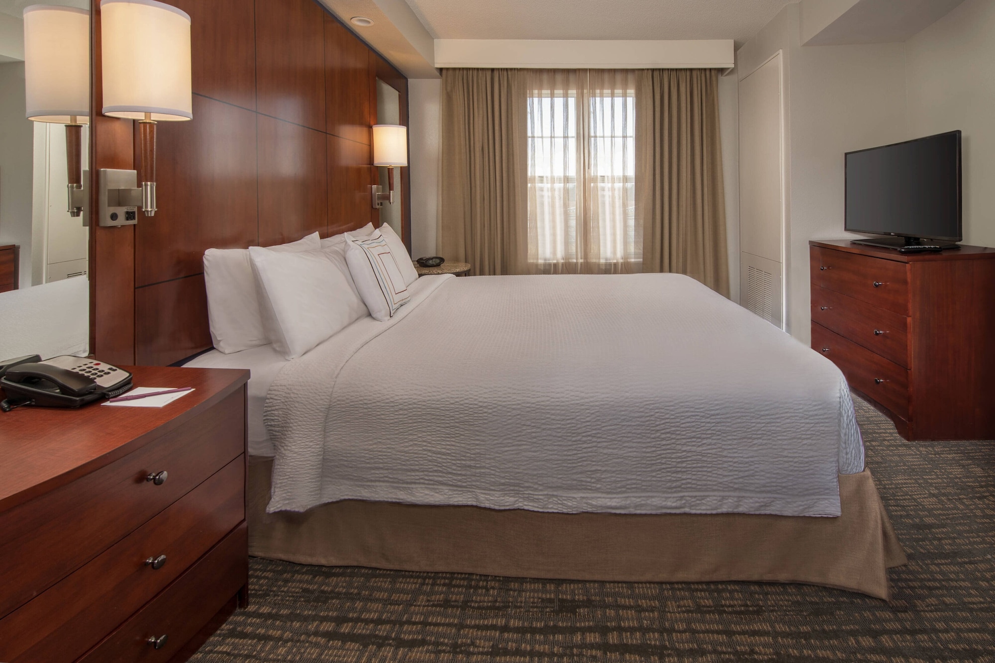 1 Bedroom, Suite, King Bed, Sofa