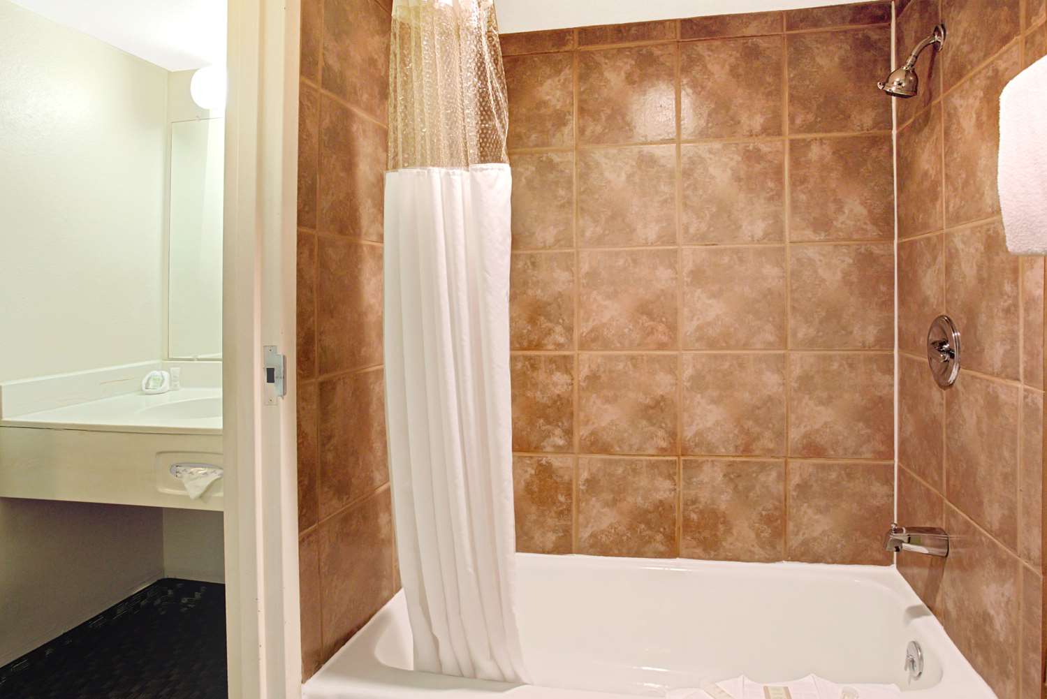 Super 8 by Wyndham Wheatridge/Denver West 24/24