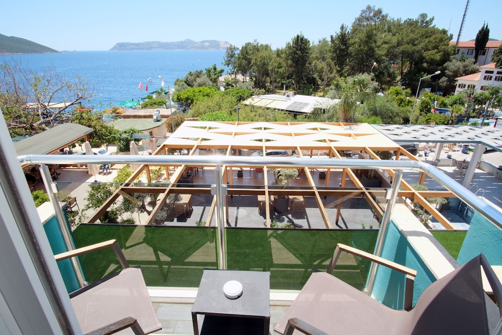 Nur Hotel 5/73