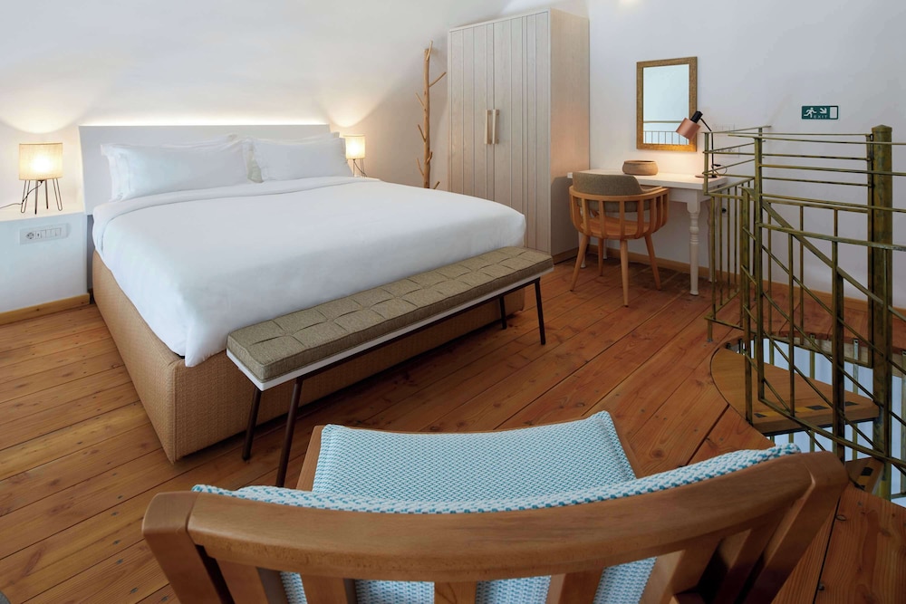 Duplex, Suite, Queen Bed, Private Jetted Tub, Hydromassage