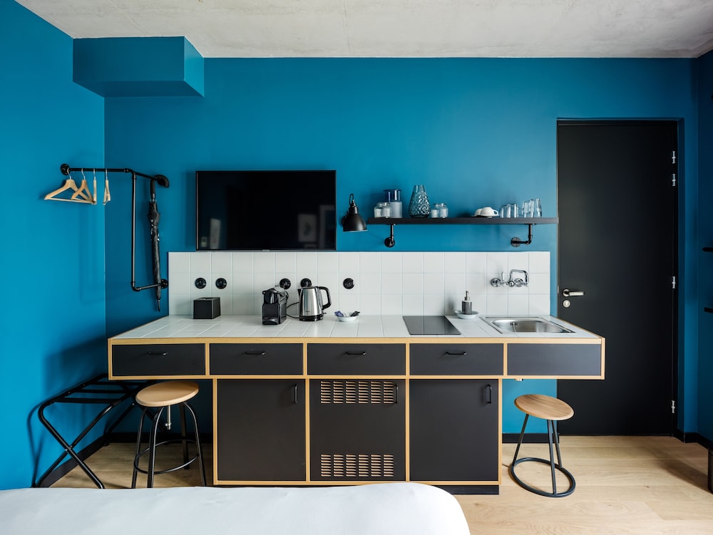 Deskopolitan House 23/30