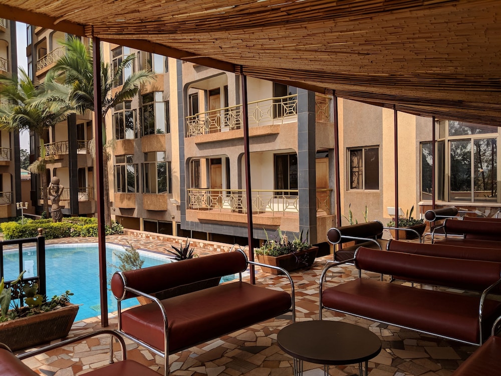 Prestige Hotel Suites 35/50