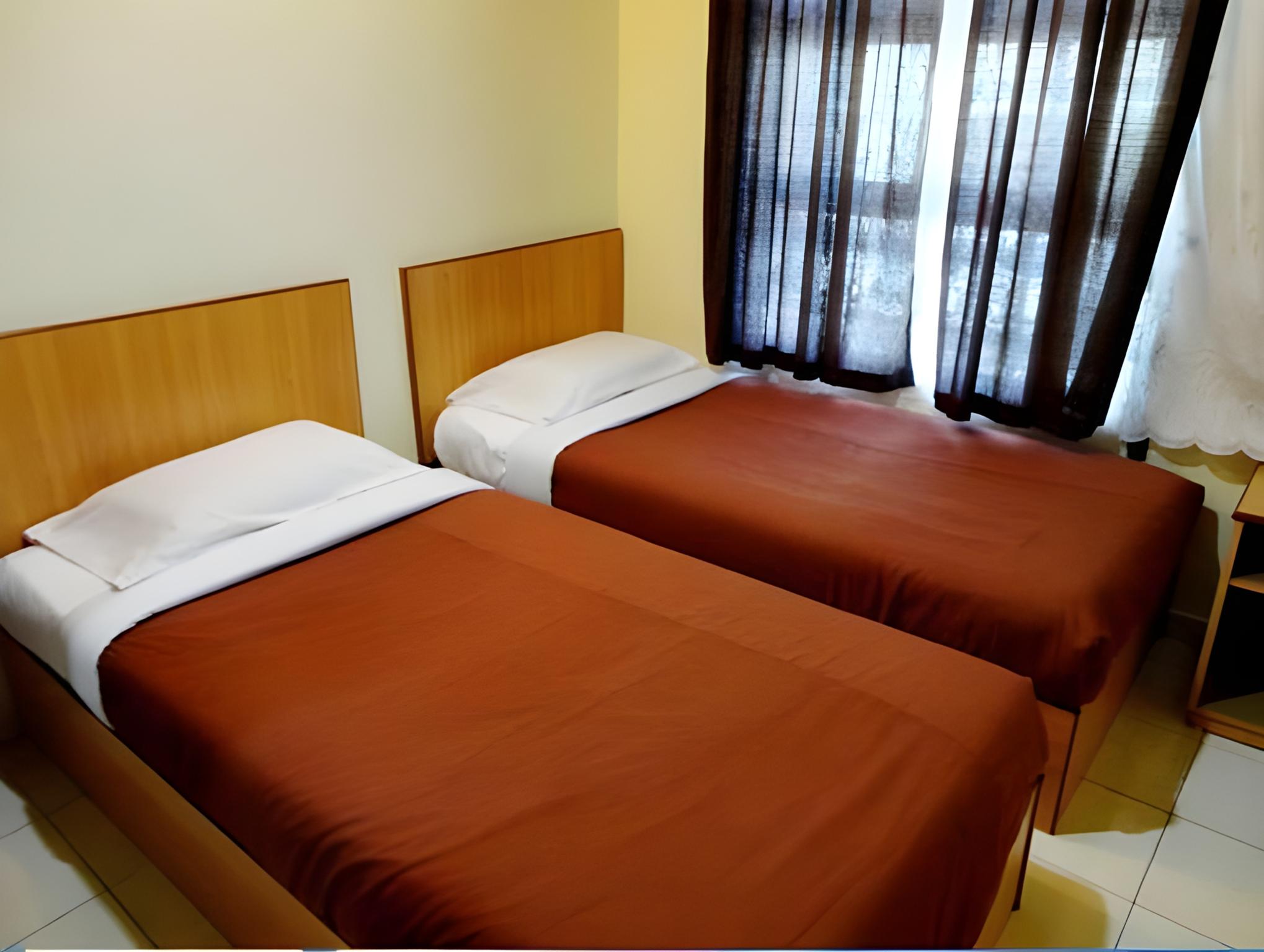 Hotel Suria 8/21