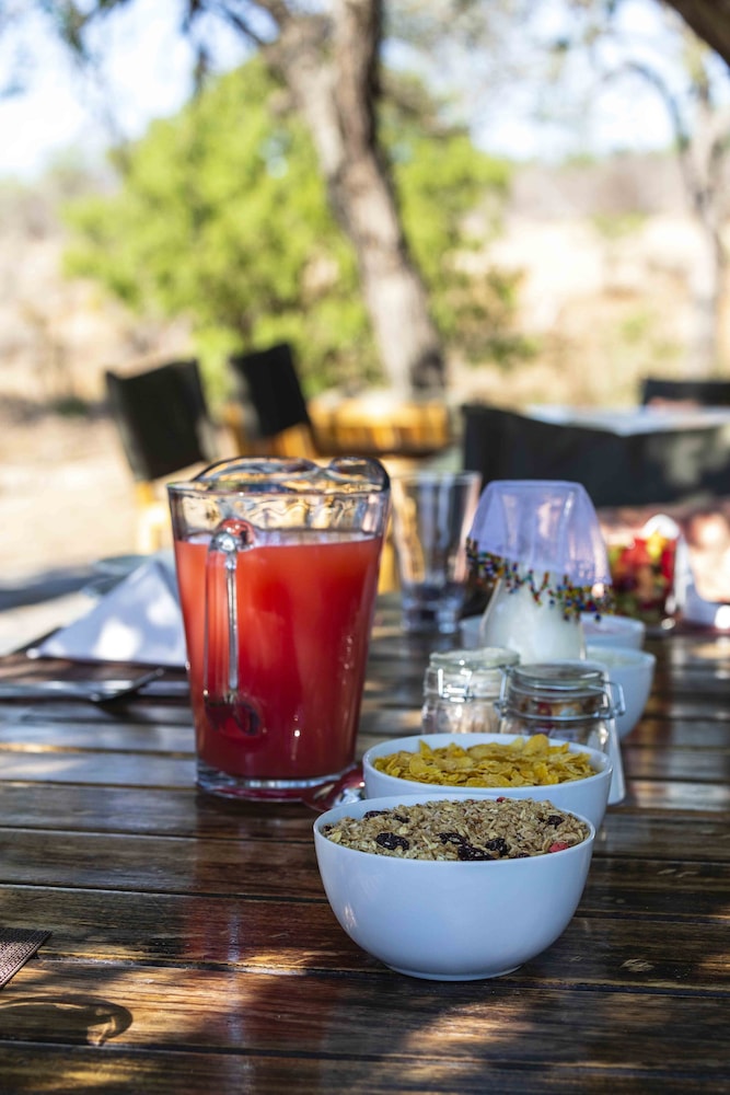 Ku Sungula Safari Lodge 12/42