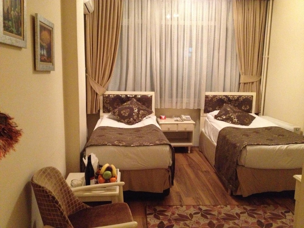 Tac Hotel 32/50