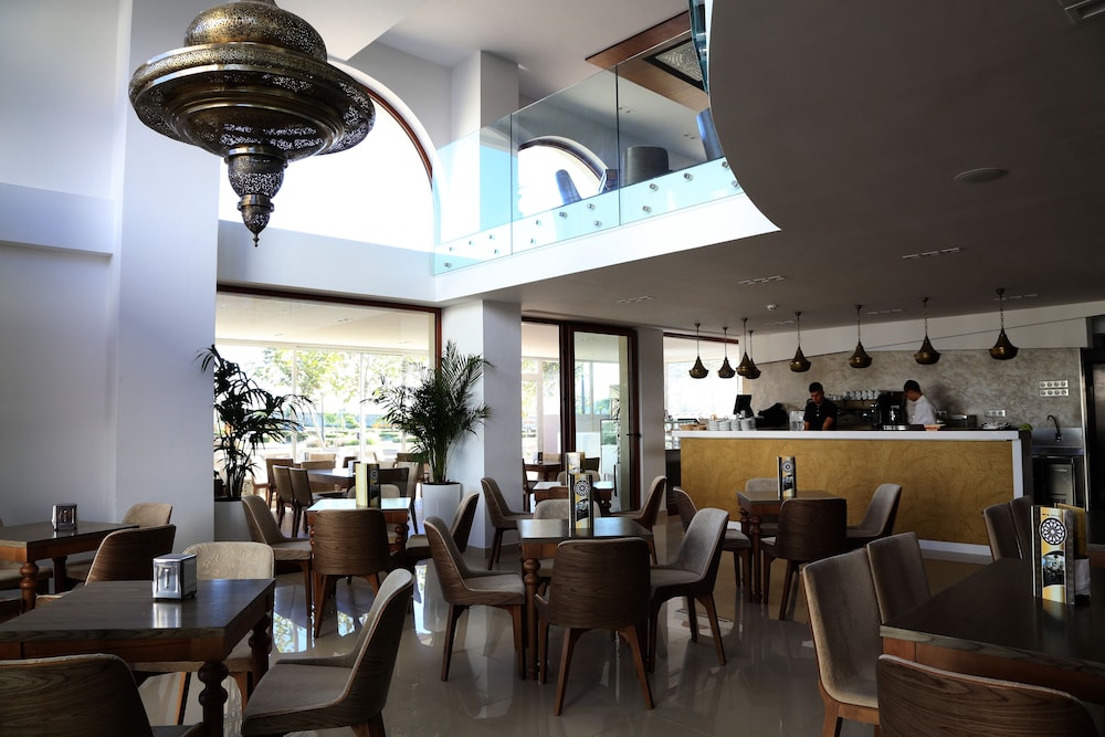 Hotel A44 42/52