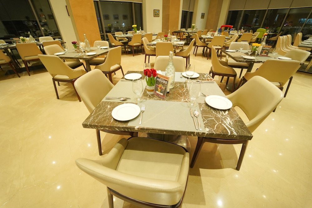 Pride Hotel Udaipur 32/45