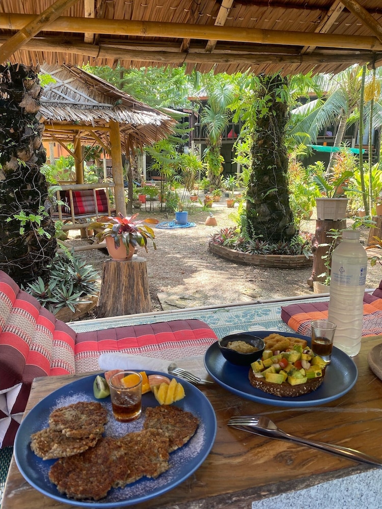 Leaf House Bungalow - Hostel 25/50