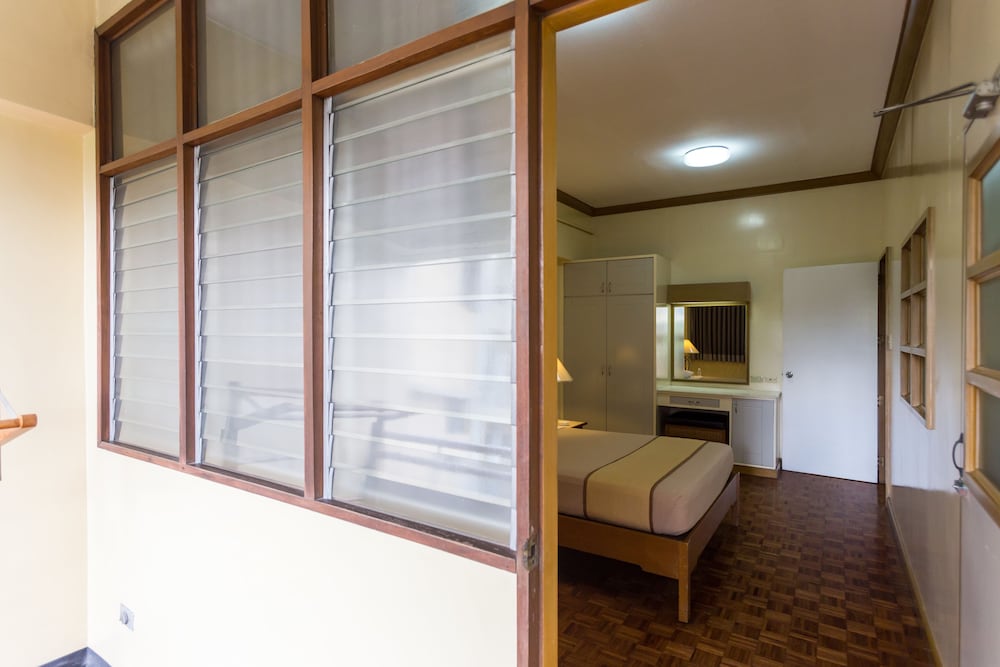 Tropicana Suites 48/74