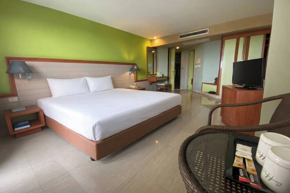 DELUXE, DOUBLE BED