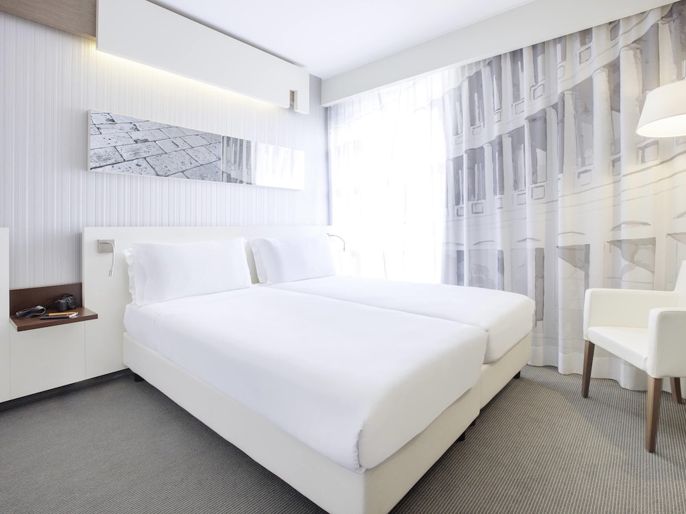 SUPERIOR, TWIN BEDS, BALCONY